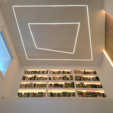 Biblioteca De Lujo En El Centro Historico De Malaga Málaga Exterior foto